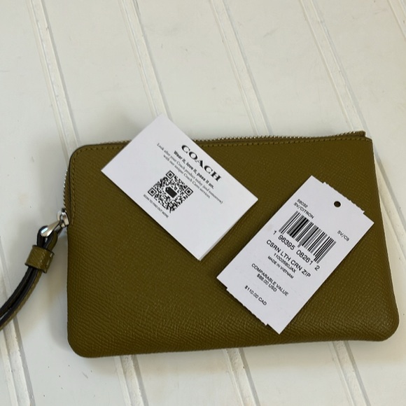 Coach Corner Zip Leather Wristlet in Citron - Picture 4 of 9